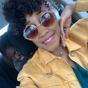 Meet your Posher, La